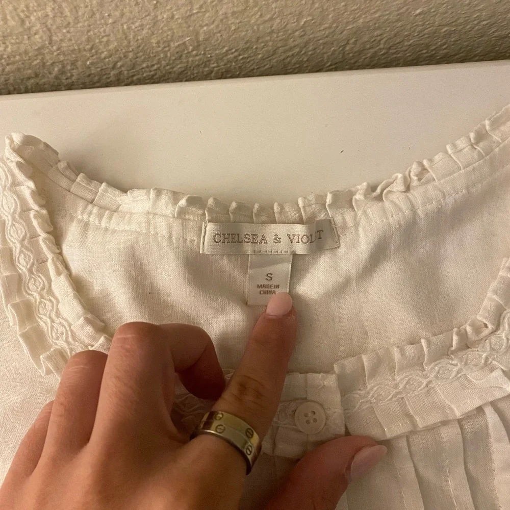 Chelsea abs violet cream top - Picture 1 of 3